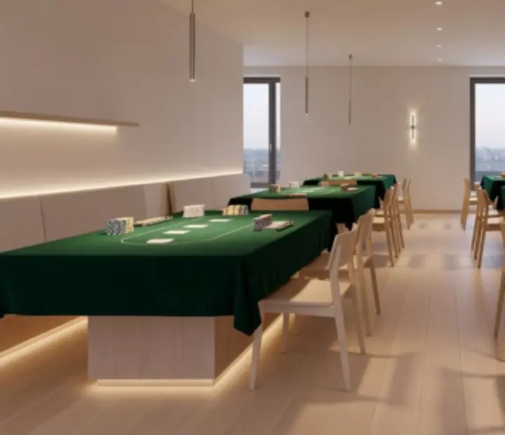 Eleganckie wnętrze restauracji przygotowane na wieczór pokerowy